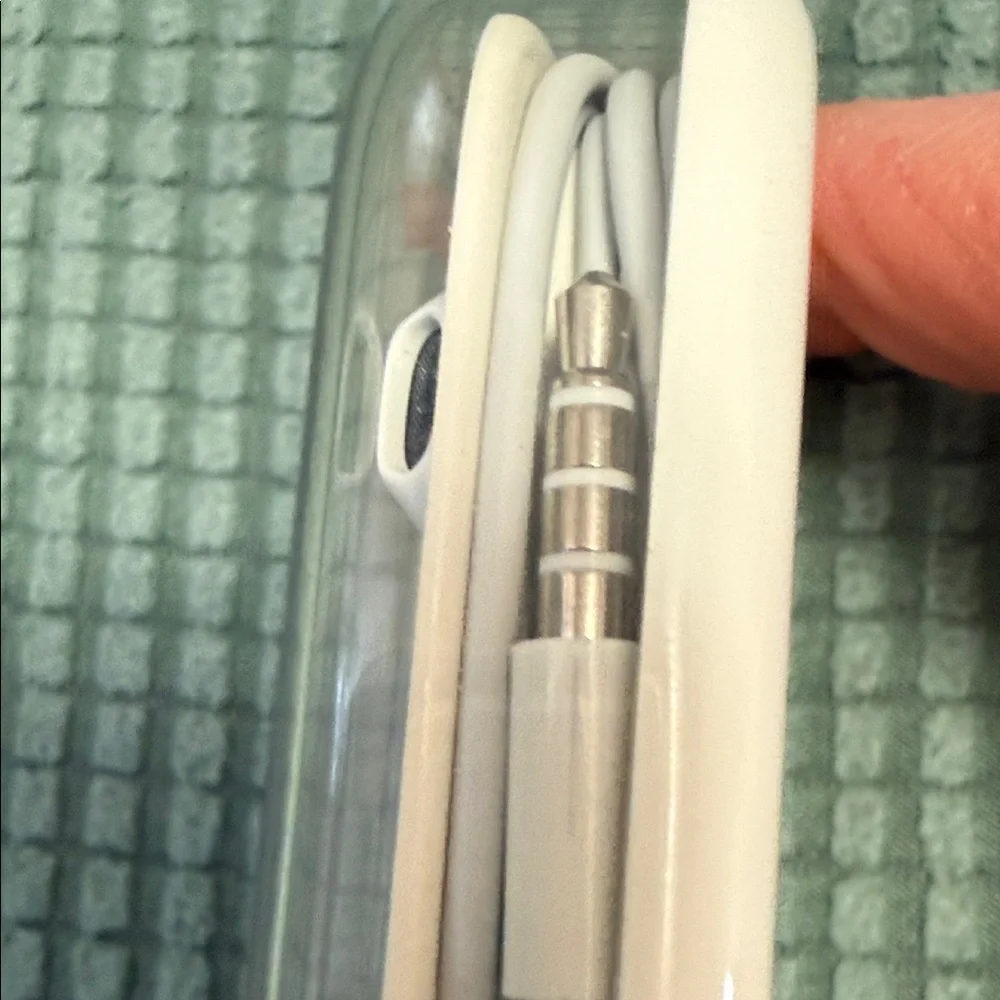 Apple white wired